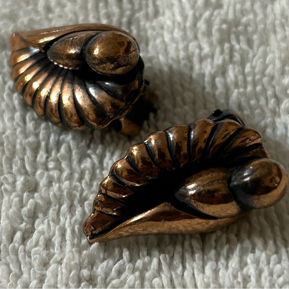 Vintage 1950s Rebajes Copper Shell Clip-On Earrings